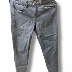 Light Grey Cropped American Eagle Jeggings!